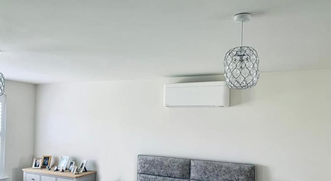 Split-airco in de slaapkamer op de bovenverdieping